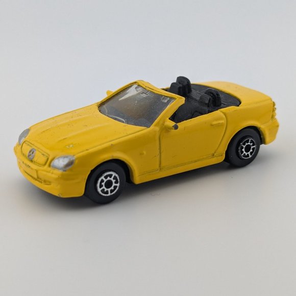 Maisto Mercedes Benz-SLK diecast Yellow - Picture 4 of 5